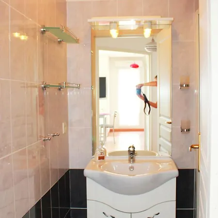 Comfy 2 Min To - Ac * ניס