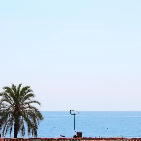 Comfy 2 Min To - Ac *