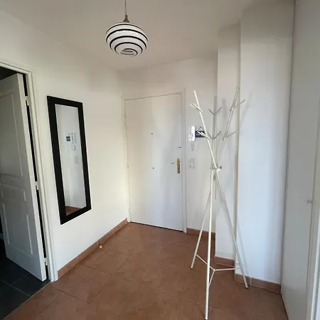 Comfy 2 Min To - Ac Apartmán