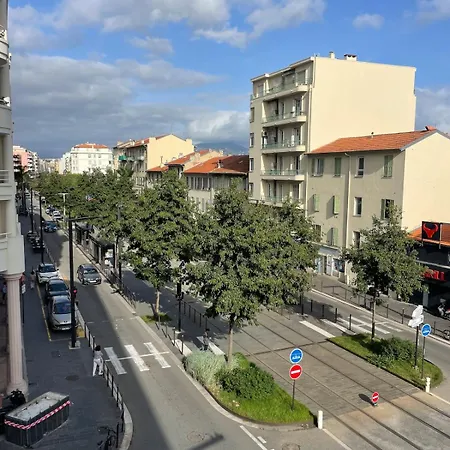 Apartmán Comfy 2 Min To - Ac *