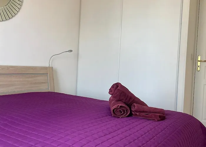 Comfy 2 Min To - Ac Apartment *