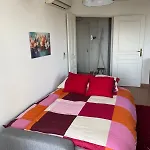Comfy 2 Min To - Ac